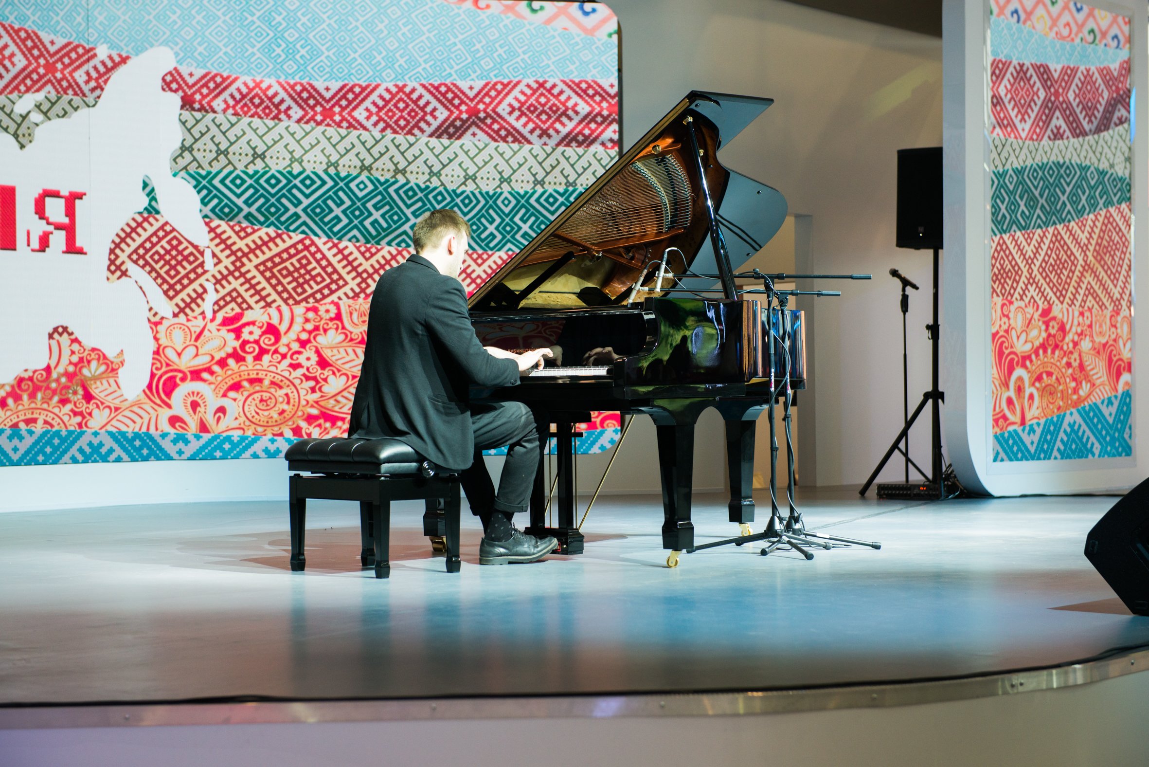 <span class='title'>Презентация фортепиано "Николай Рубинштейн" на выставке "Россия" (ВДНХ)</span><span class='date'>4 ноября 2023</span>