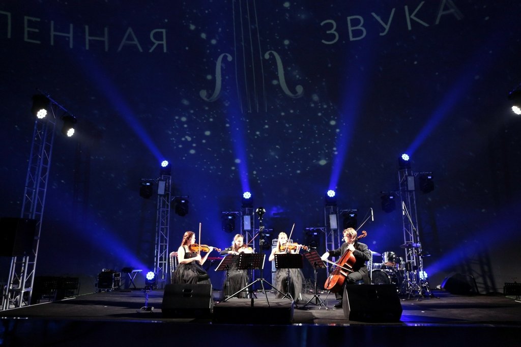 Вселенная звука: в Планетарии Санкт-Петербурга показали лучшие музыкальные инструменты России